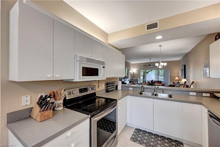 411 Valerie WAY # 101, NAPLES FL 34104