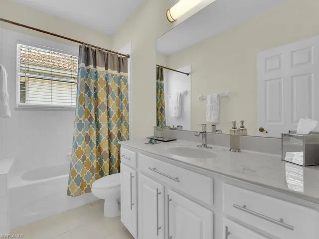 Guest Bath - Second Floor