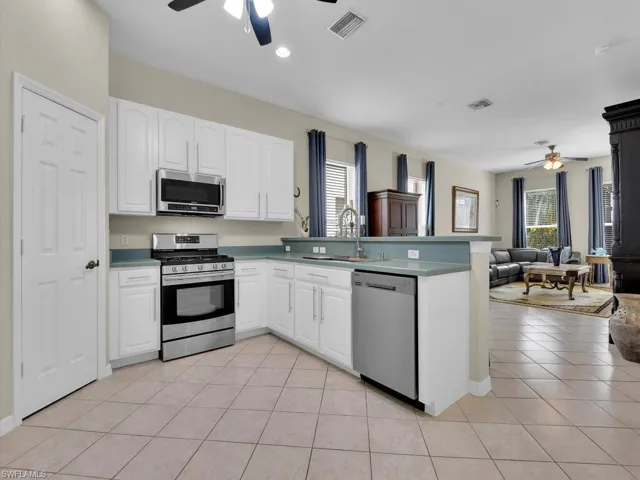 Kitchen w/ Walk-In Pantry