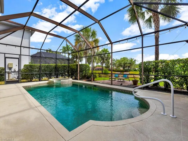 Pool & Spa