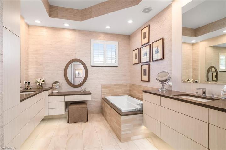 9646  Cypress Hammock  CIR, Estero, FL 34135