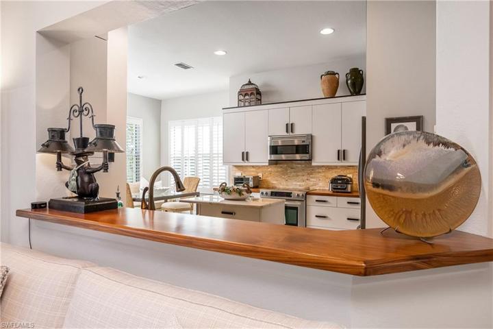 9646  Cypress Hammock  CIR, Estero, FL 34135