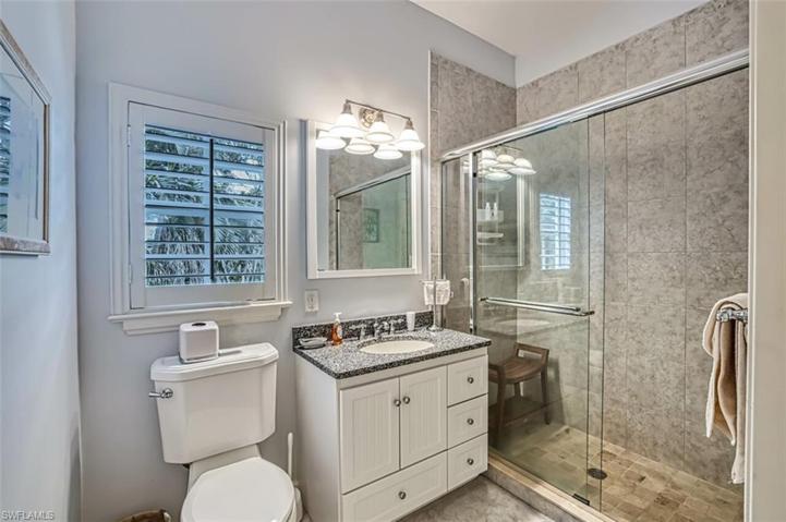 Walk-in Shower!
