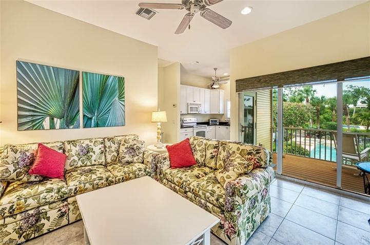 Guest House Living Room/Kitchen With  a VIEW of the Pool!