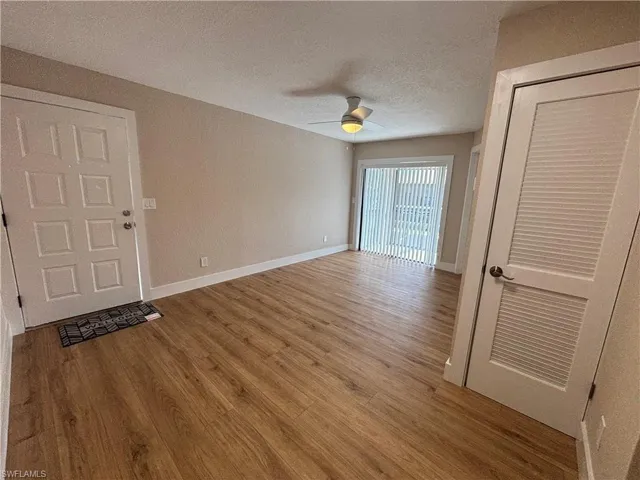 5327  Summerlin  RD, Fort Myers, FL 33919