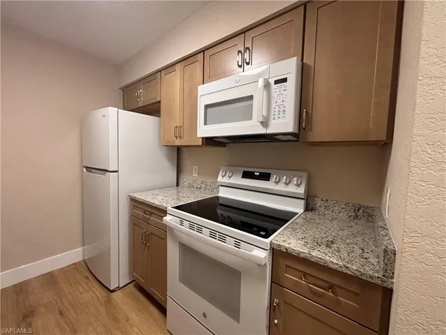 5327  Summerlin  RD, Fort Myers, FL 33919