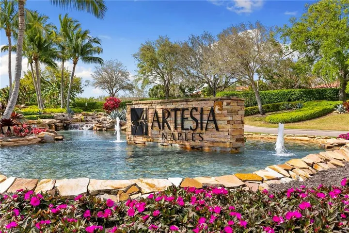 1570  Oceania S DR, Naples, FL 34113