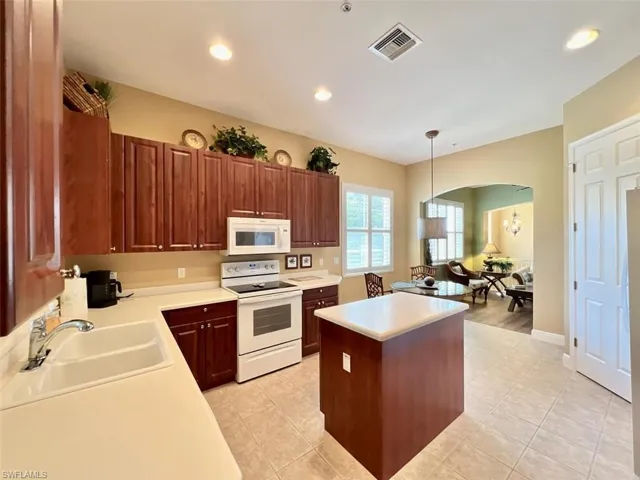 Kitchen featuring a kitchen island