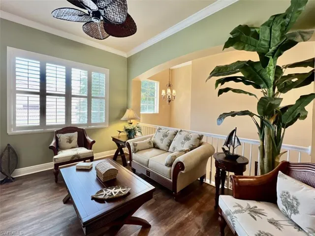 Den overlooking entry