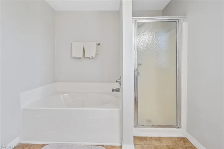 2409 Edgewater Way, Lehigh Acres, Florida 33036