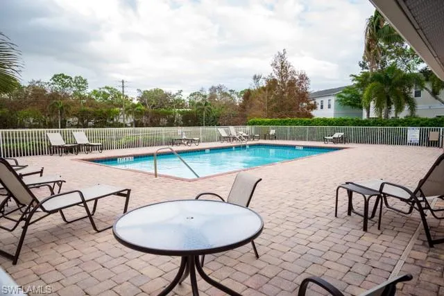 3235  Cypress Glen  WAY, Naples, FL 34109