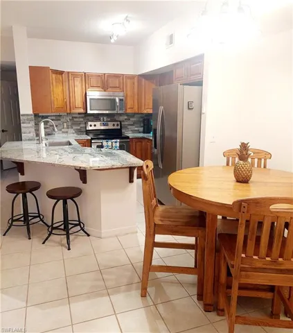 Dining area and kitchen bar