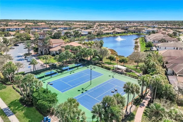 9469 Greenleigh Ct, Naples, Florida 34120