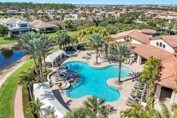 9469 Greenleigh Ct, Naples, Florida 34120