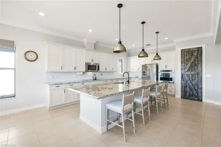 9469 Greenleigh Ct, Naples, Florida 34120