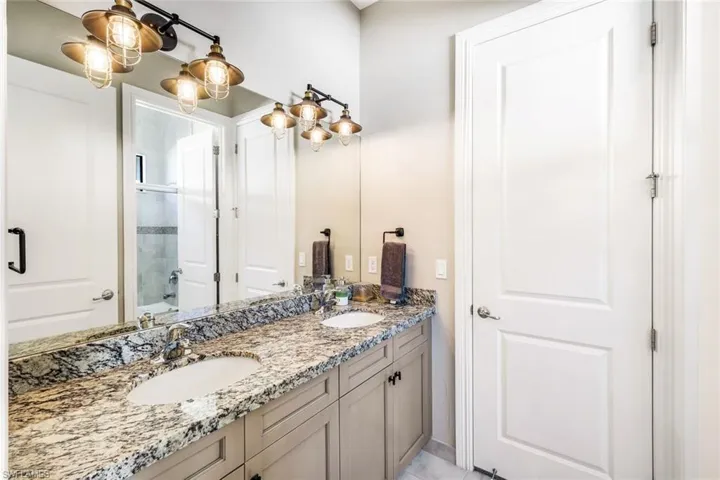 9469 Greenleigh Ct, Naples, Florida 34120