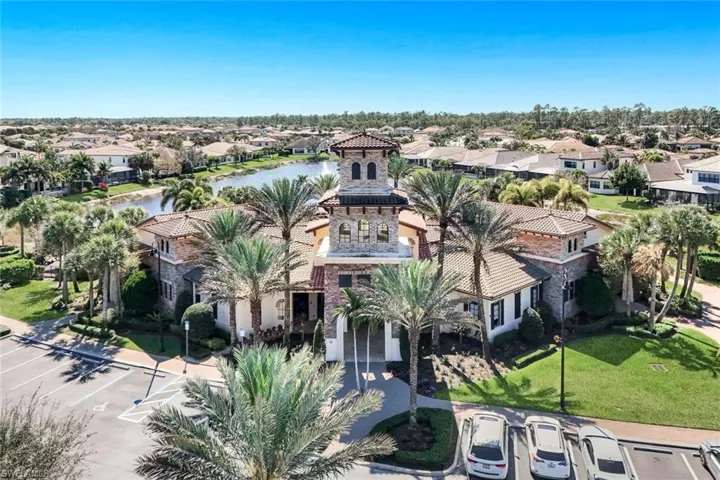 9469 Greenleigh Ct, Naples, Florida 34120