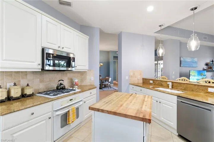 9235  Tesoro  LN, Naples, FL 34114