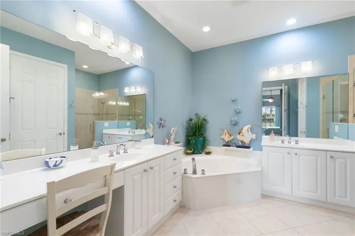 9235  Tesoro  LN, Naples, FL 34114
