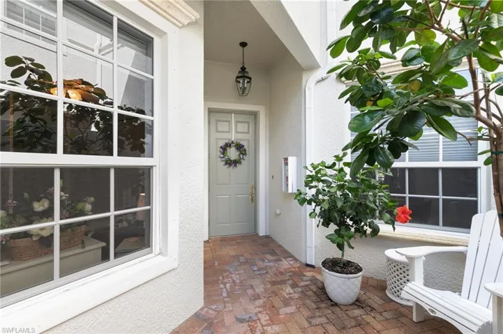 9235  Tesoro  LN, Naples, FL 34114