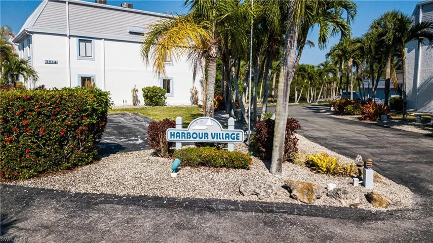 3914 Orange Grove Blvd 1, North Fort Myers, Florida 33903