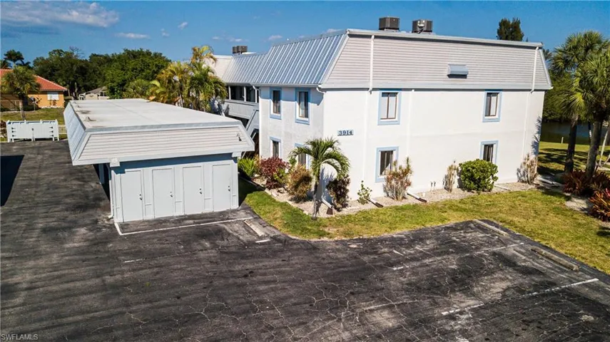 3914 Orange Grove Blvd 1, North Fort Myers, Florida 33903