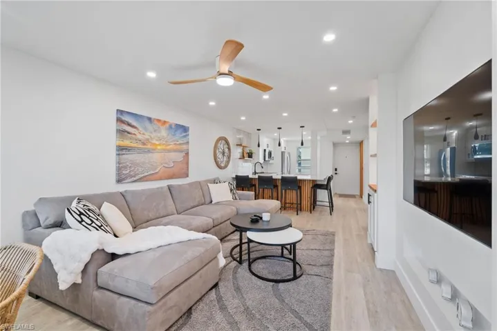 1624 Pine Valley Dr 103, Fort Myers, Florida 33907