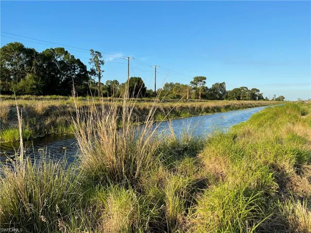 7050  6th  RD, Labelle, FL 33935