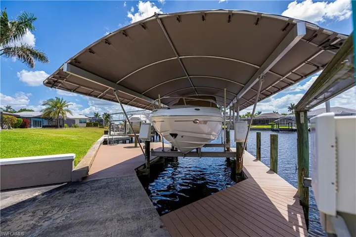 Canopy over 10,000 lb lift