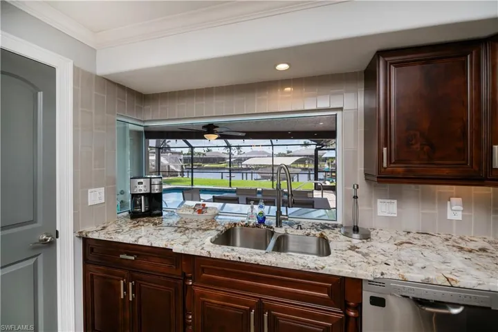 Mitered Glass Window for huge view