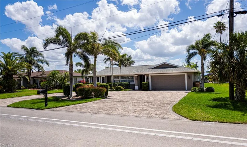 Huge, paver, circle drive