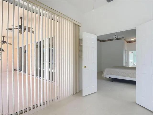 Bonus room with sliders