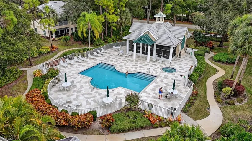2827  Aintree  LN, Naples, FL 34112