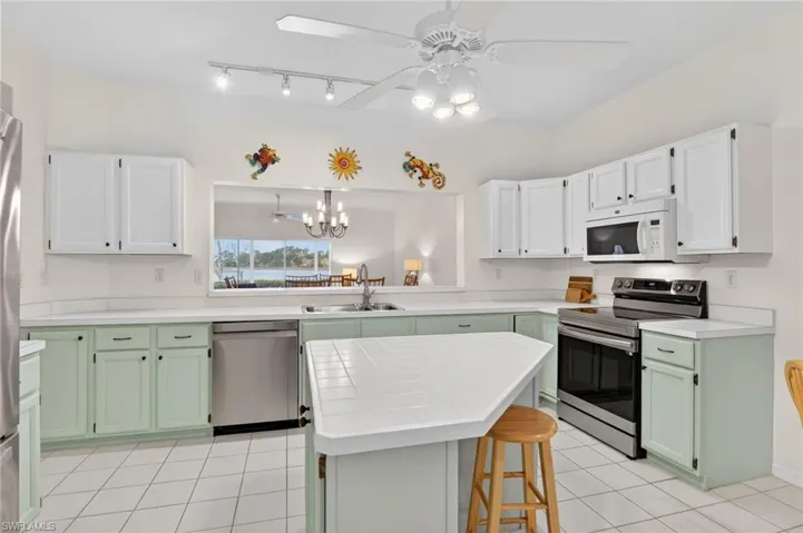 2827  Aintree  LN, Naples, FL 34112