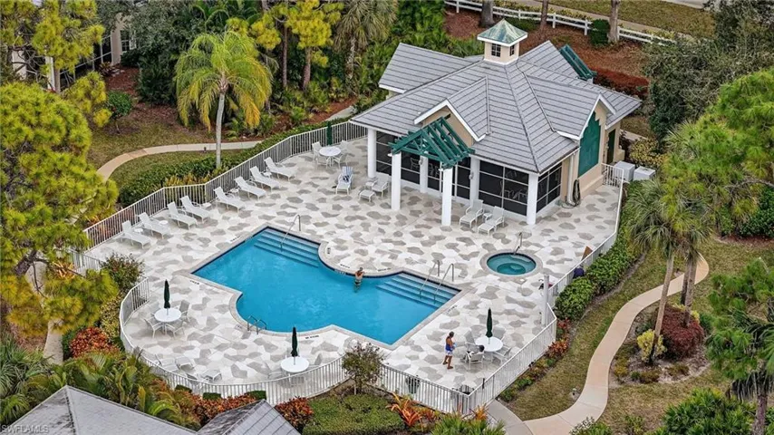 2827  Aintree  LN, Naples, FL 34112