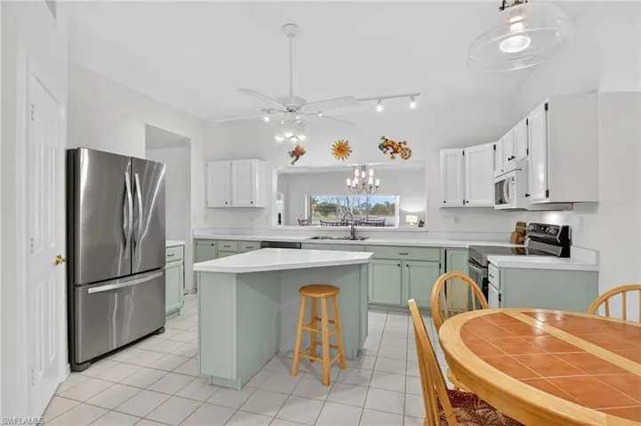 2827  Aintree  LN, Naples, FL 34112