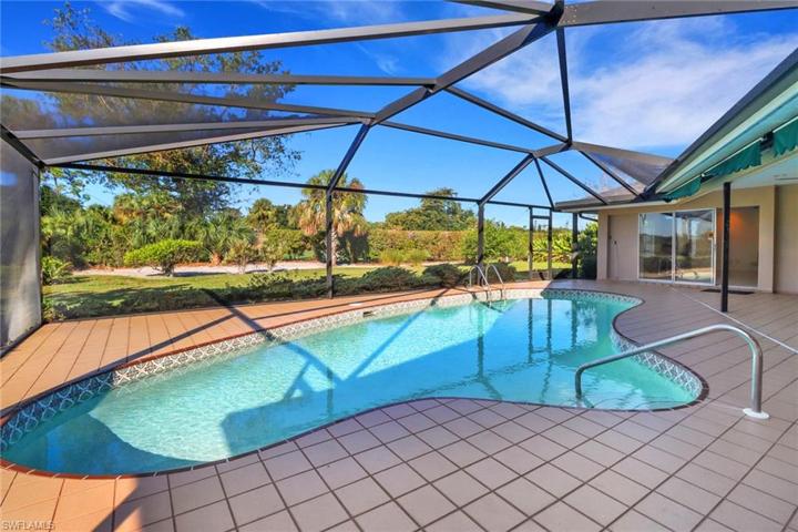 449  Cypress E WAY, Naples, FL 34110