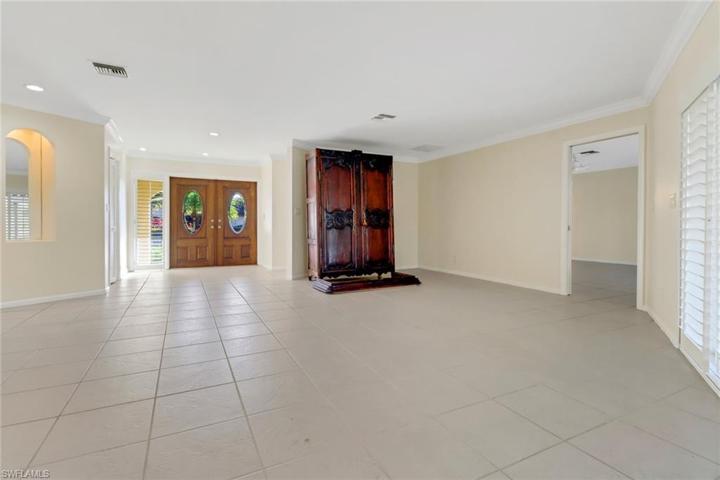 Front Entry Way
