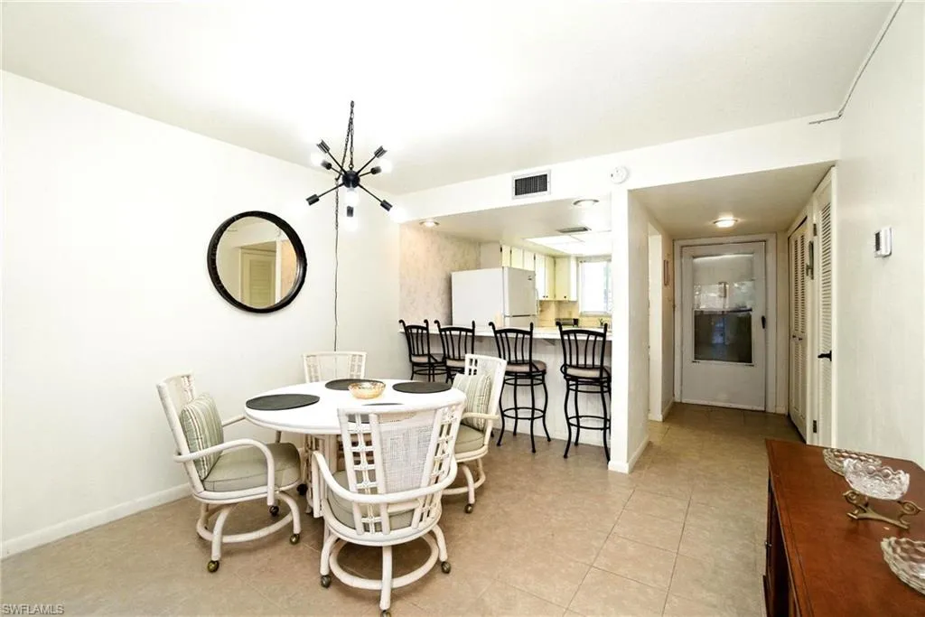 2079 Barkeley LN, Fort Myers, FL 33907,225062551