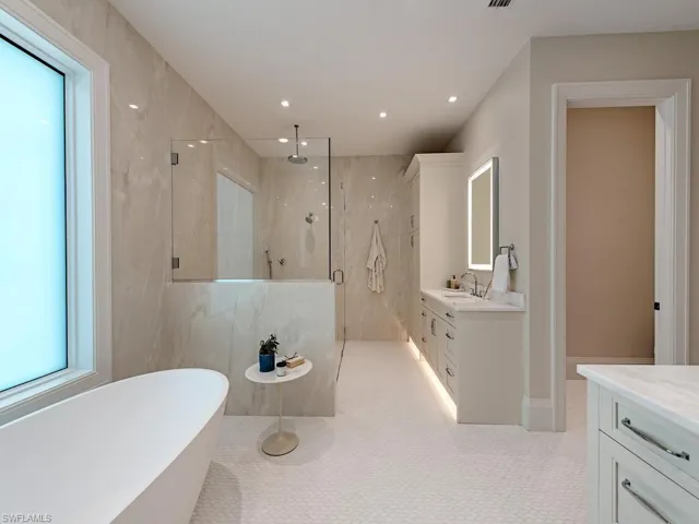 55 13th Ave S, Naples, Florida 34102
