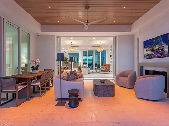 55 13th Ave S, Naples, Florida 34102