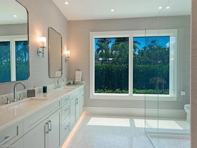 55 13th Ave S, Naples, Florida 34102