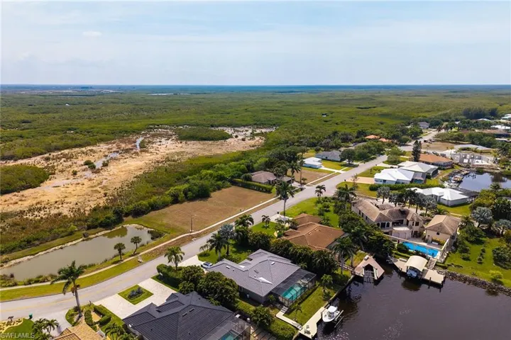 214  Cays  DR, Naples, FL 34114