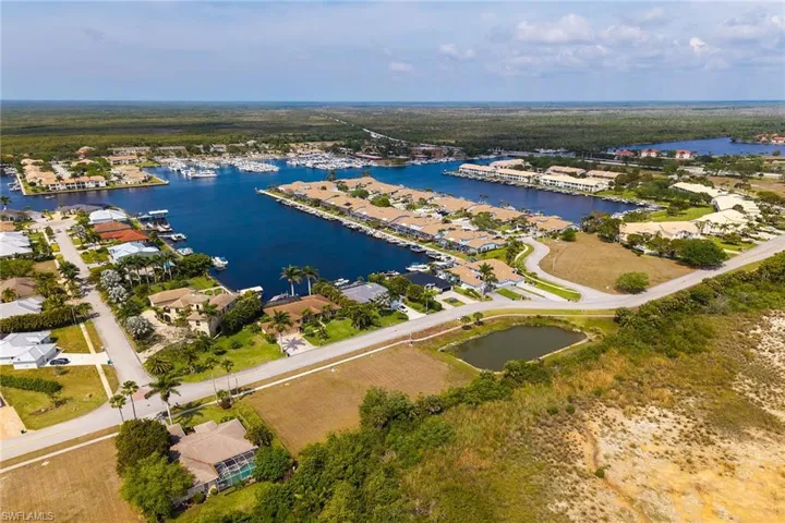 214  Cays  DR, Naples, FL 34114
