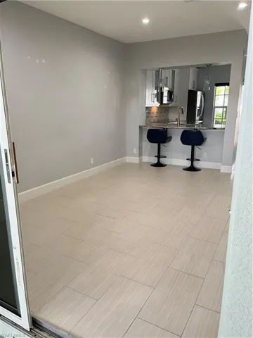 8241  Pacific Beach  DR, Fort Myers, FL 33966