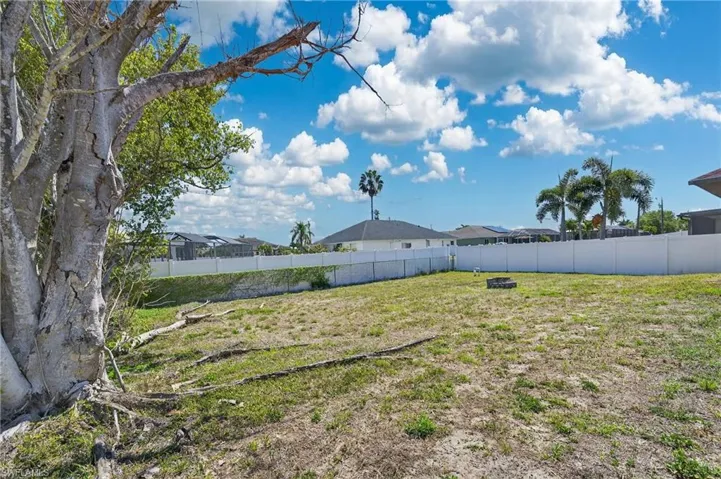 4333 Sw 20th Pl, Cape Coral, Florida 33914