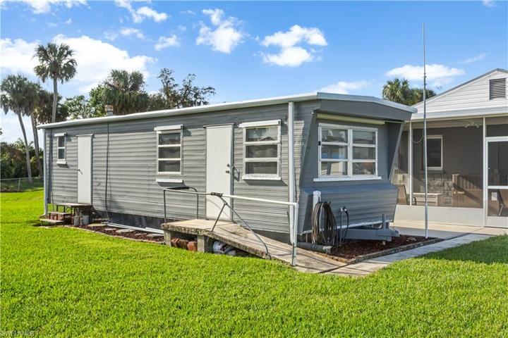 702  Lbj  LN, NORTH FORT MYERS, FL 33917