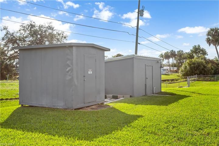 702  Lbj  LN, NORTH FORT MYERS, FL 33917