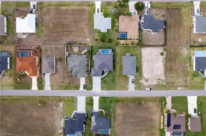 Equipped with a metal roof, the home benefits from increased durability, lower maintenance, and improved energy efficiency.