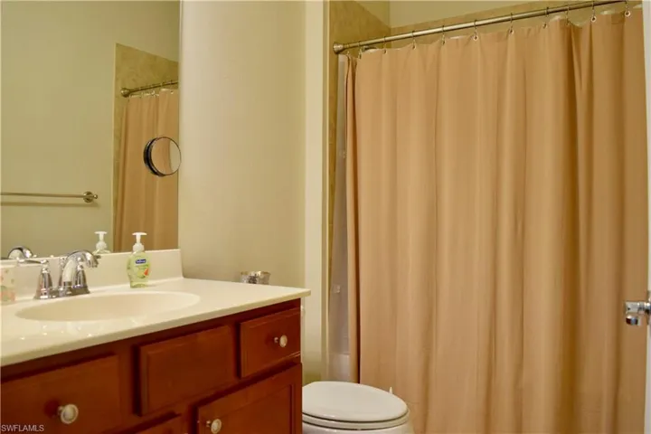 8578 Veronawalk Cir, Naples, Florida 34114